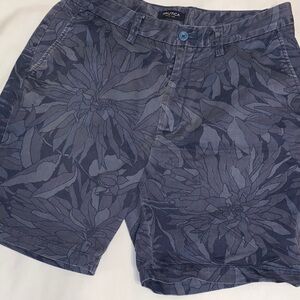 Nautica Men's Navy Leaf Print Shorts